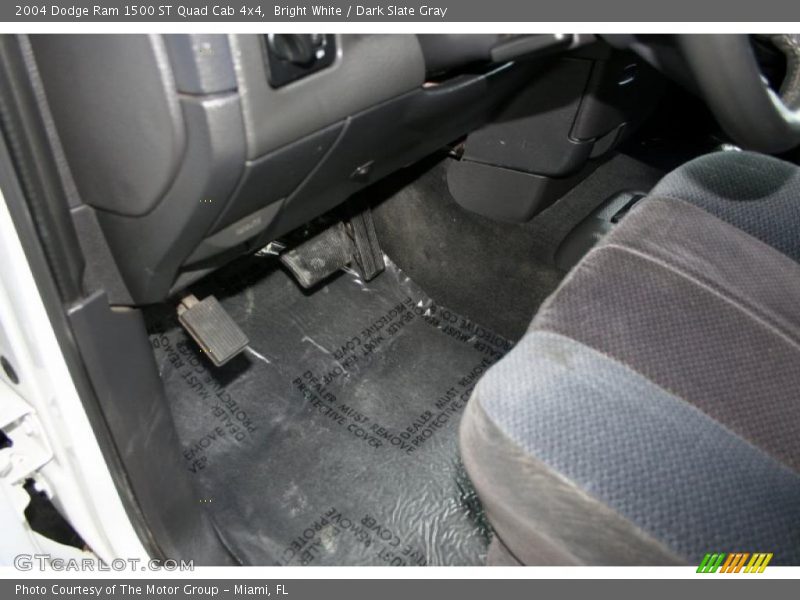 Bright White / Dark Slate Gray 2004 Dodge Ram 1500 ST Quad Cab 4x4