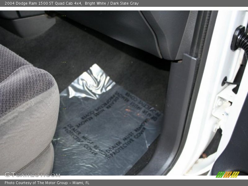 Bright White / Dark Slate Gray 2004 Dodge Ram 1500 ST Quad Cab 4x4