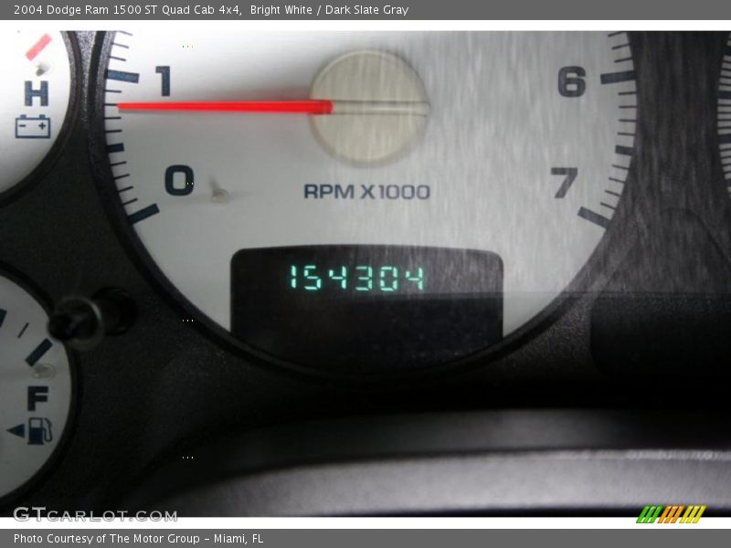 Bright White / Dark Slate Gray 2004 Dodge Ram 1500 ST Quad Cab 4x4