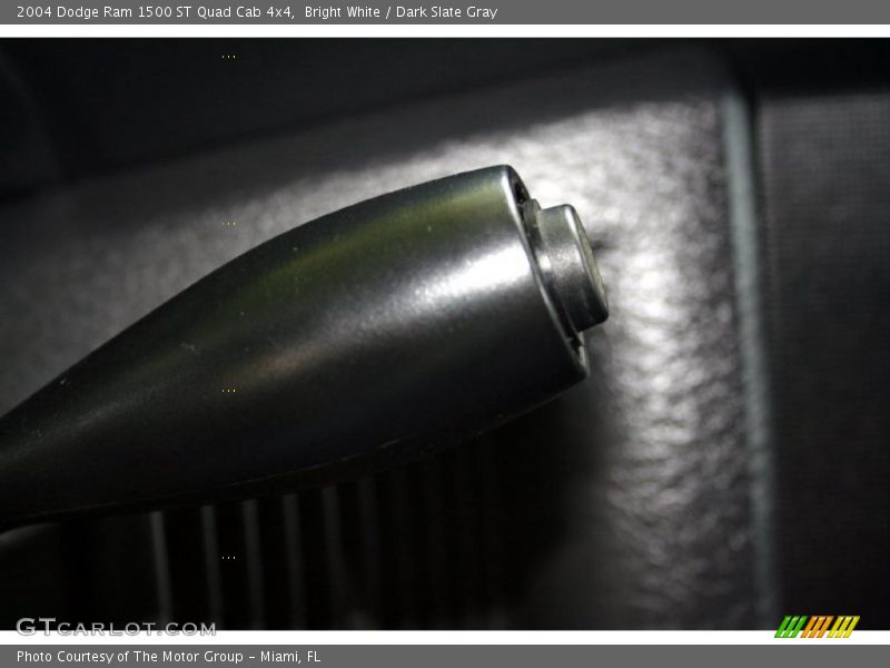 Bright White / Dark Slate Gray 2004 Dodge Ram 1500 ST Quad Cab 4x4