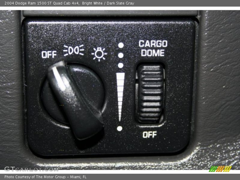 Bright White / Dark Slate Gray 2004 Dodge Ram 1500 ST Quad Cab 4x4