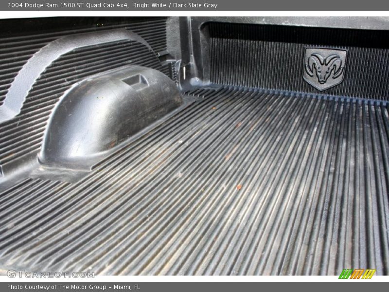 Bright White / Dark Slate Gray 2004 Dodge Ram 1500 ST Quad Cab 4x4