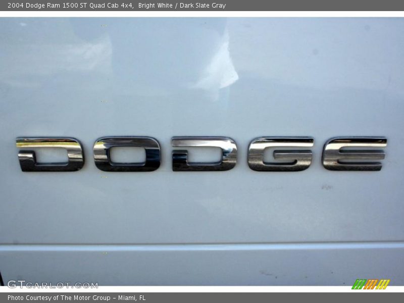 Bright White / Dark Slate Gray 2004 Dodge Ram 1500 ST Quad Cab 4x4