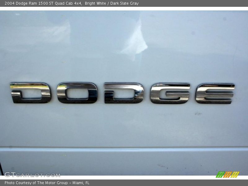 Bright White / Dark Slate Gray 2004 Dodge Ram 1500 ST Quad Cab 4x4