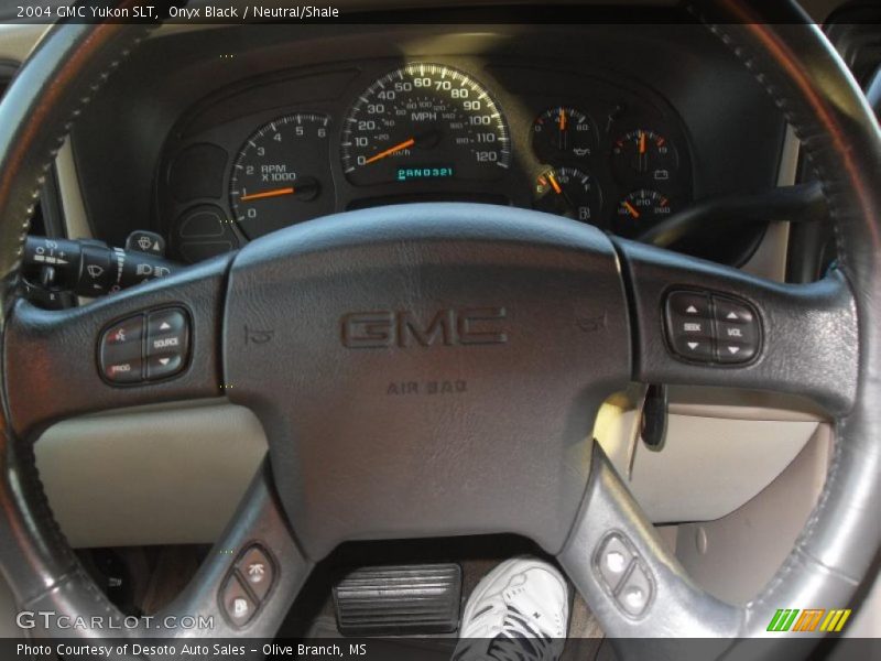 Onyx Black / Neutral/Shale 2004 GMC Yukon SLT