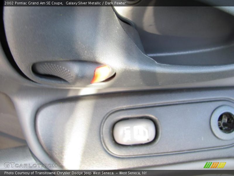 Galaxy Silver Metallic / Dark Pewter 2002 Pontiac Grand Am SE Coupe