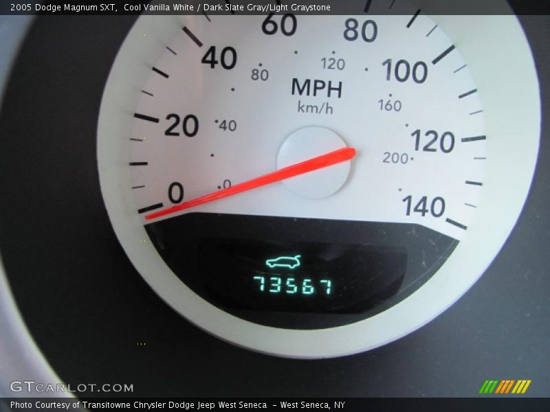 Cool Vanilla White / Dark Slate Gray/Light Graystone 2005 Dodge Magnum SXT