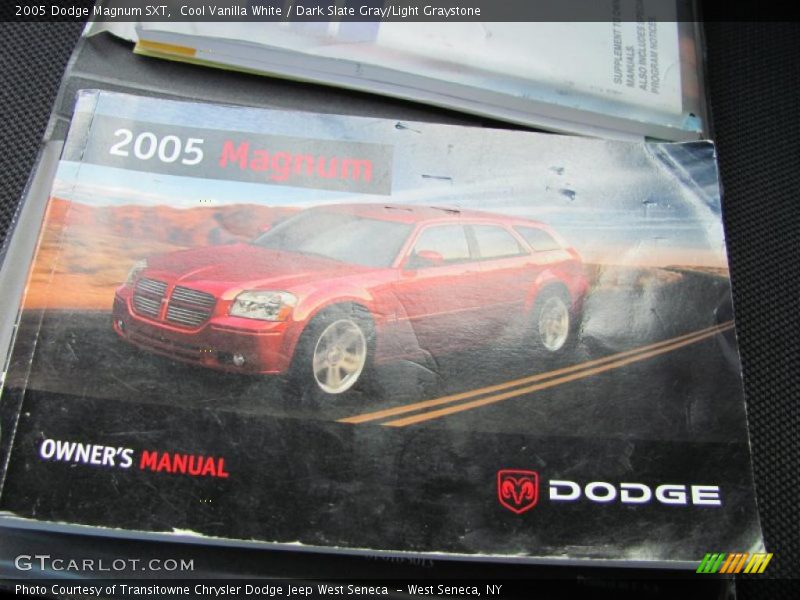 Cool Vanilla White / Dark Slate Gray/Light Graystone 2005 Dodge Magnum SXT