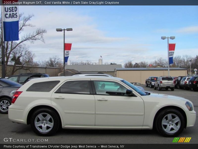 Cool Vanilla White / Dark Slate Gray/Light Graystone 2005 Dodge Magnum SXT