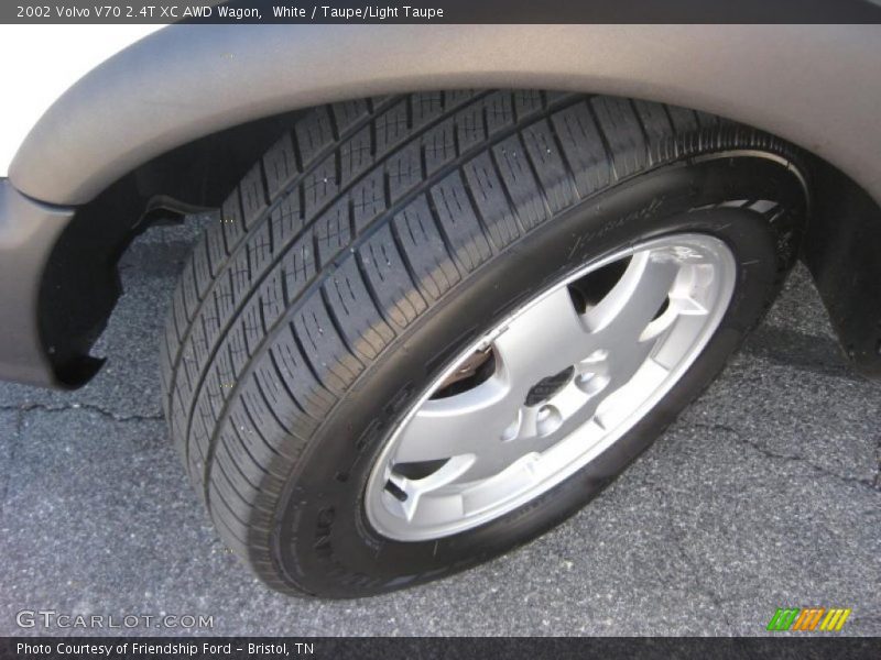 White / Taupe/Light Taupe 2002 Volvo V70 2.4T XC AWD Wagon