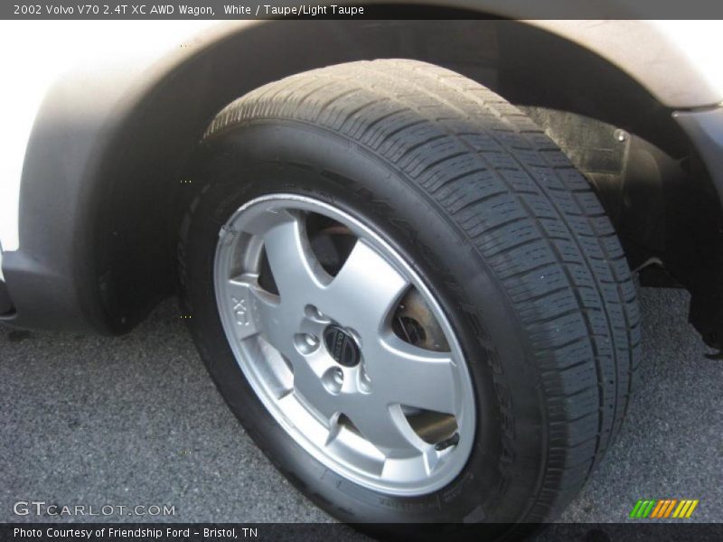 White / Taupe/Light Taupe 2002 Volvo V70 2.4T XC AWD Wagon