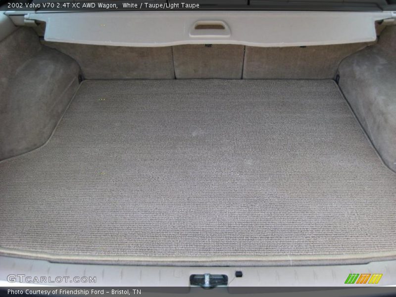 White / Taupe/Light Taupe 2002 Volvo V70 2.4T XC AWD Wagon