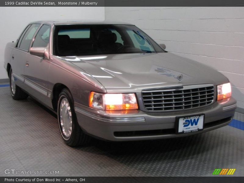 Front 3/4 View of 1999 DeVille Sedan