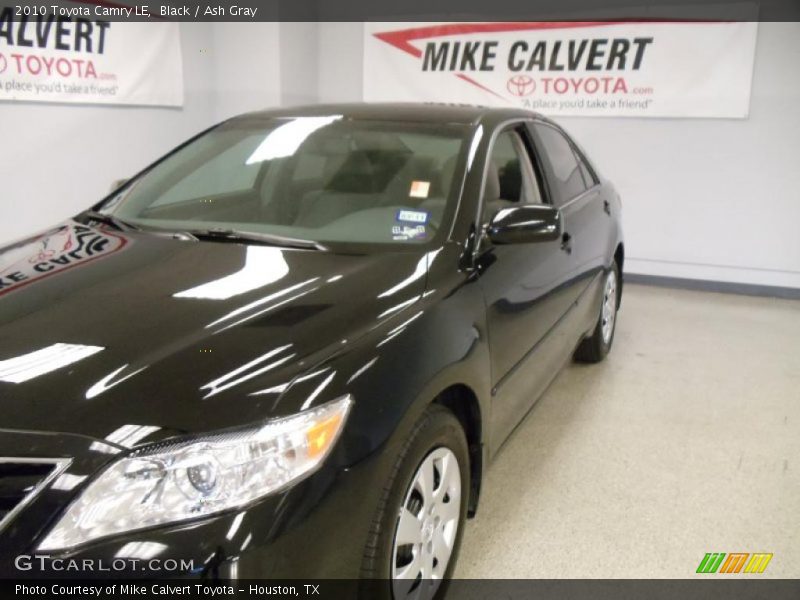 Black / Ash Gray 2010 Toyota Camry LE