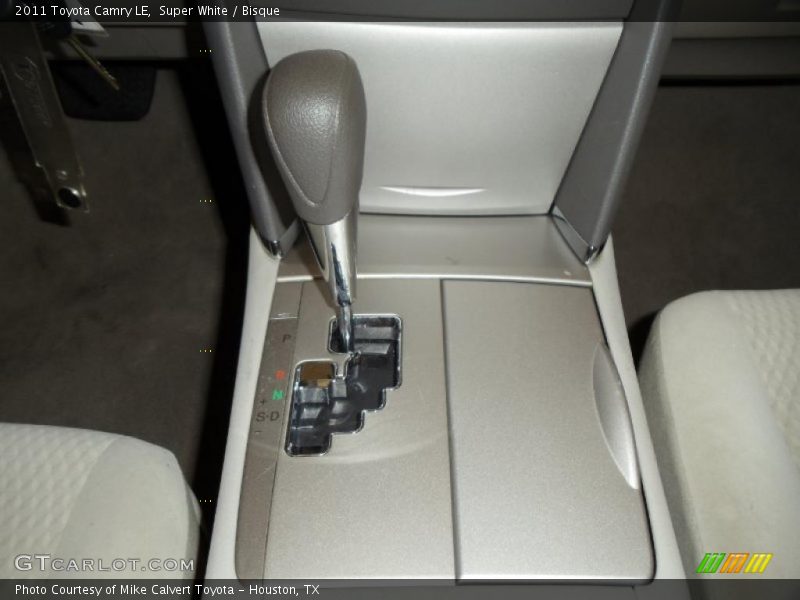 Super White / Bisque 2011 Toyota Camry LE