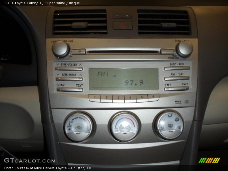 Super White / Bisque 2011 Toyota Camry LE
