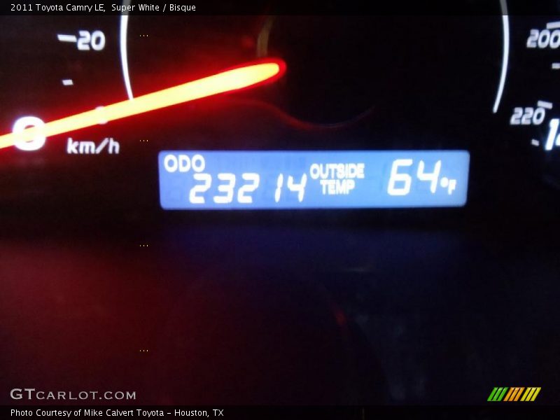 Super White / Bisque 2011 Toyota Camry LE