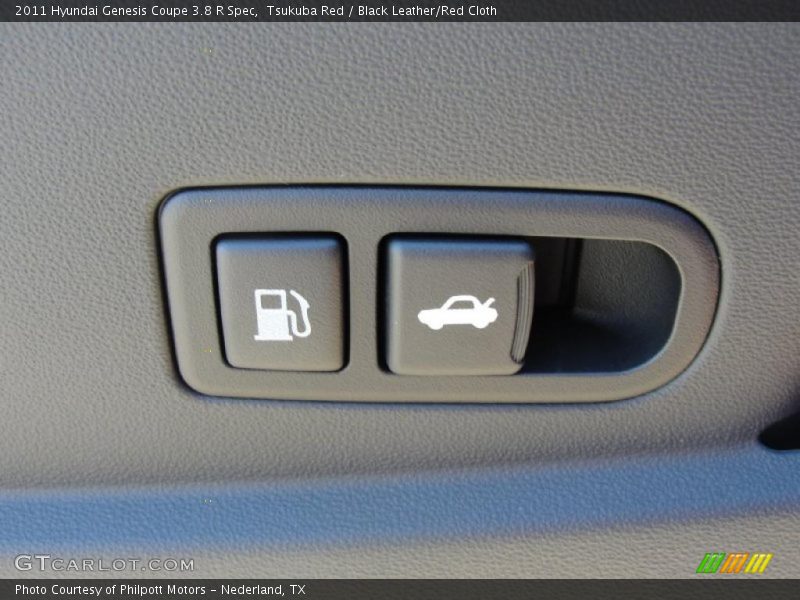 Controls of 2011 Genesis Coupe 3.8 R Spec
