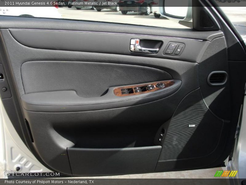 Door Panel of 2011 Genesis 4.6 Sedan