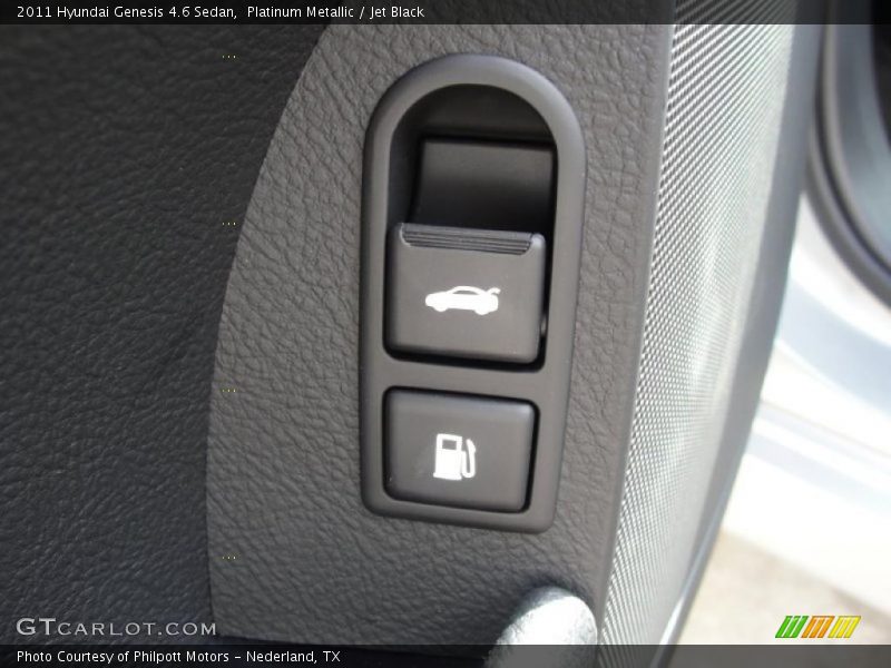 Platinum Metallic / Jet Black 2011 Hyundai Genesis 4.6 Sedan