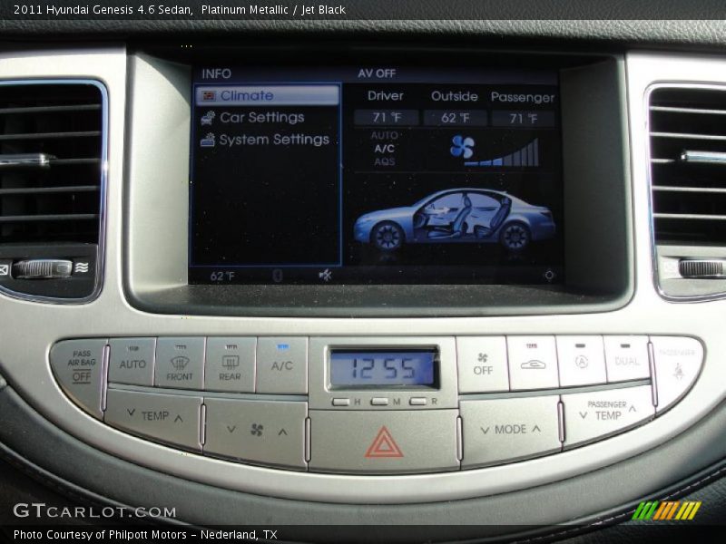Controls of 2011 Genesis 4.6 Sedan