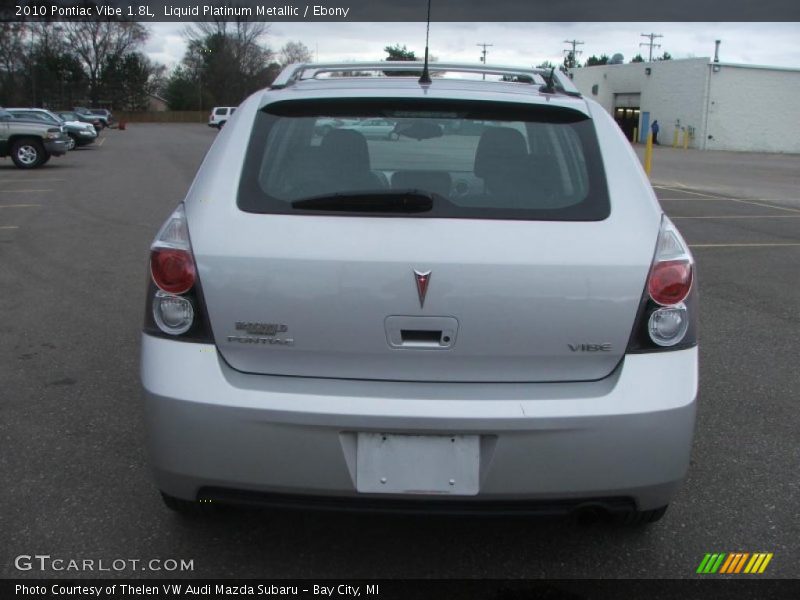 Liquid Platinum Metallic / Ebony 2010 Pontiac Vibe 1.8L