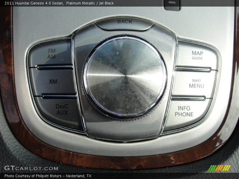 Controls of 2011 Genesis 4.6 Sedan