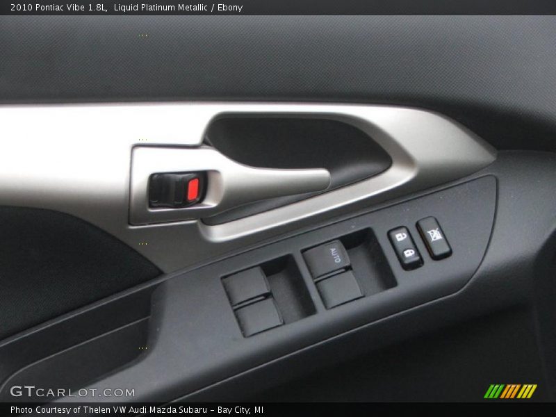 Liquid Platinum Metallic / Ebony 2010 Pontiac Vibe 1.8L