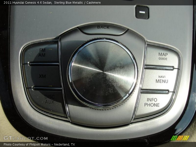 Controls of 2011 Genesis 4.6 Sedan