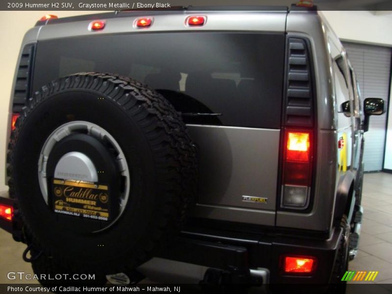 Graystone Metallic / Ebony Black 2009 Hummer H2 SUV