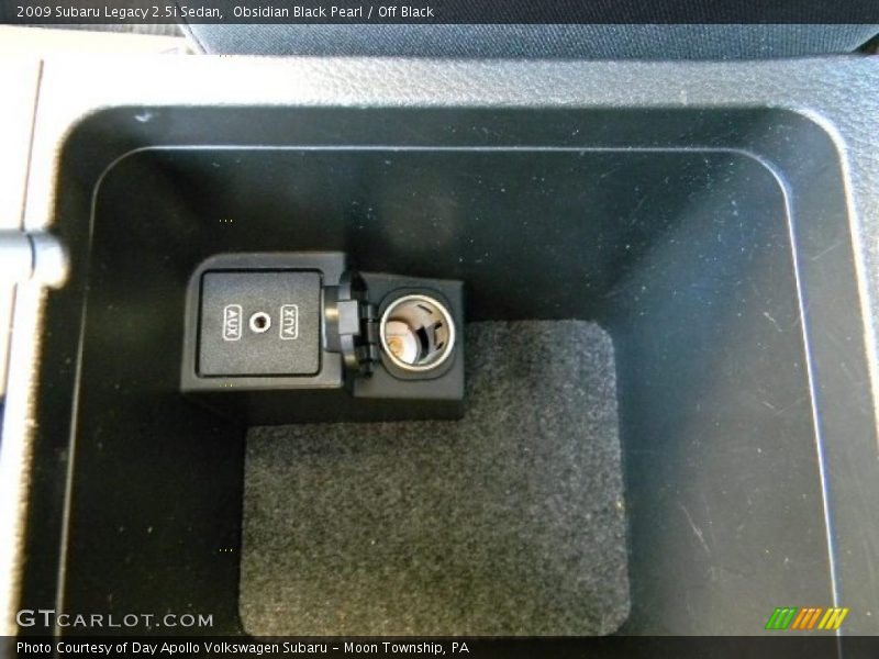 Obsidian Black Pearl / Off Black 2009 Subaru Legacy 2.5i Sedan