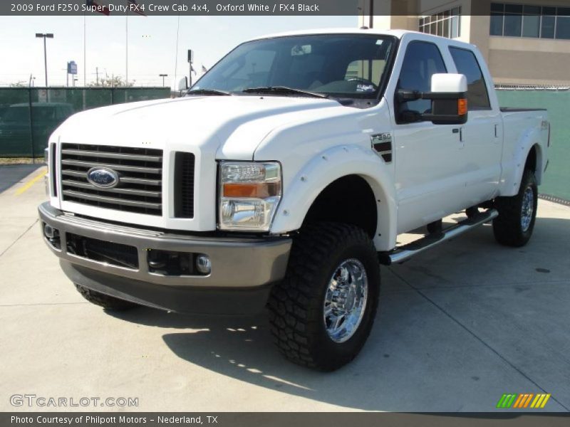 Oxford White / FX4 Black 2009 Ford F250 Super Duty FX4 Crew Cab 4x4