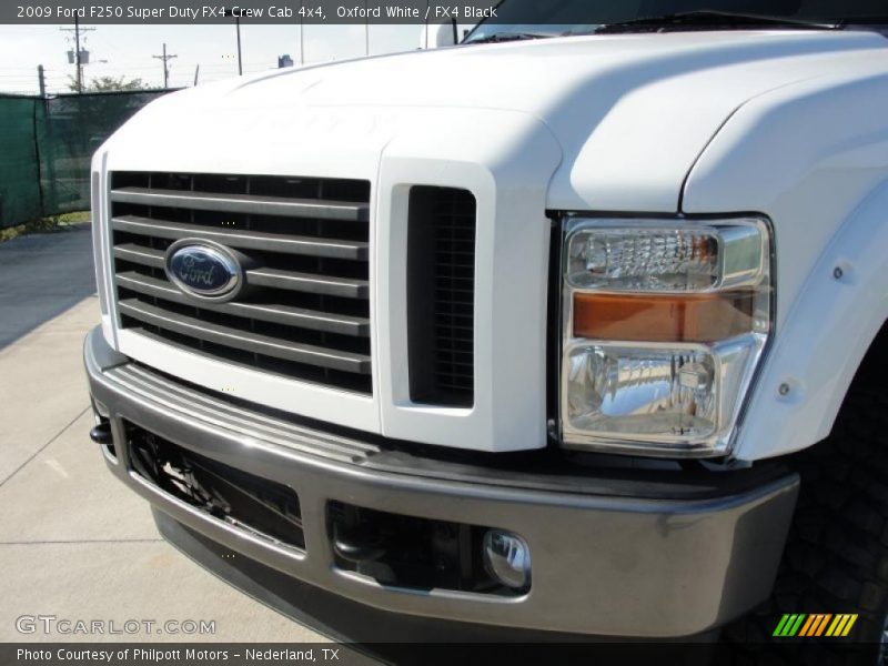 Oxford White / FX4 Black 2009 Ford F250 Super Duty FX4 Crew Cab 4x4