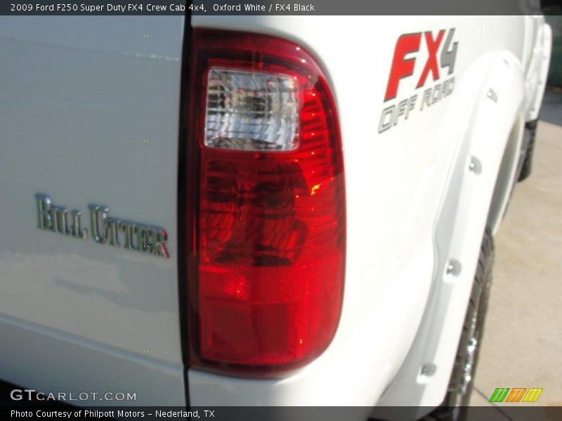 Oxford White / FX4 Black 2009 Ford F250 Super Duty FX4 Crew Cab 4x4
