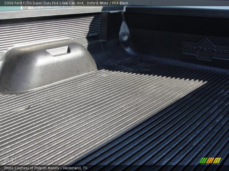 Oxford White / FX4 Black 2009 Ford F250 Super Duty FX4 Crew Cab 4x4