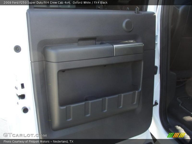 Oxford White / FX4 Black 2009 Ford F250 Super Duty FX4 Crew Cab 4x4