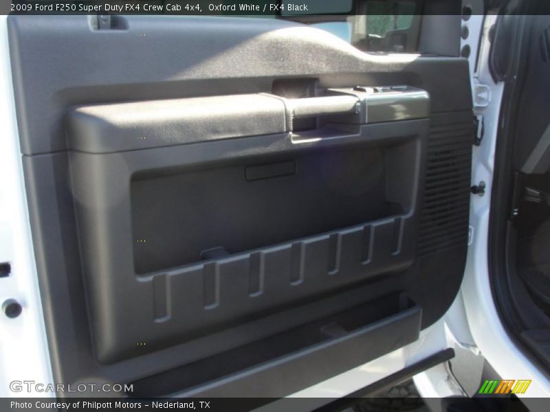 Oxford White / FX4 Black 2009 Ford F250 Super Duty FX4 Crew Cab 4x4