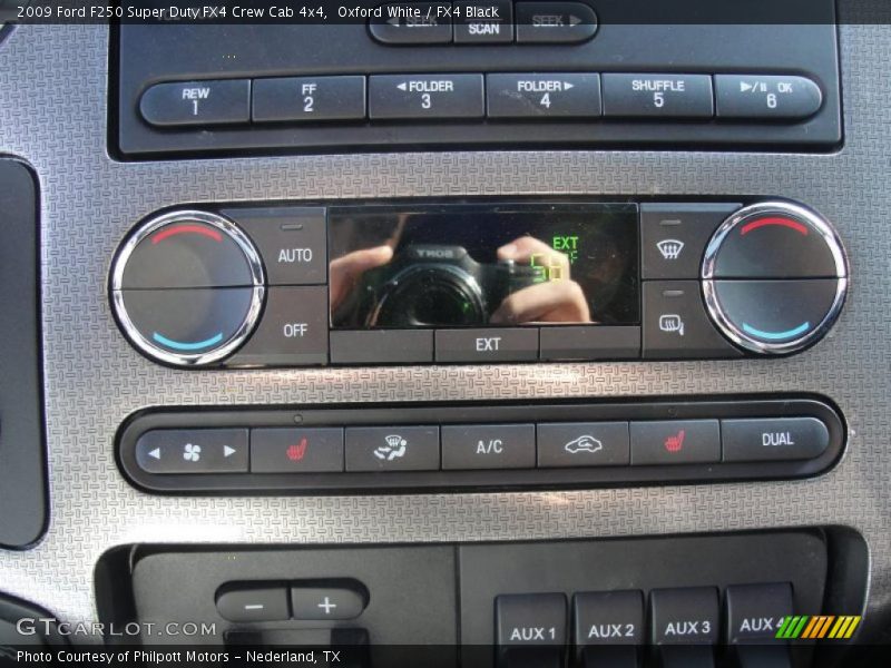 Oxford White / FX4 Black 2009 Ford F250 Super Duty FX4 Crew Cab 4x4