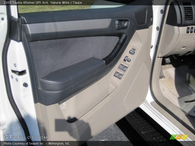 Natural White / Taupe 2005 Toyota 4Runner SR5 4x4
