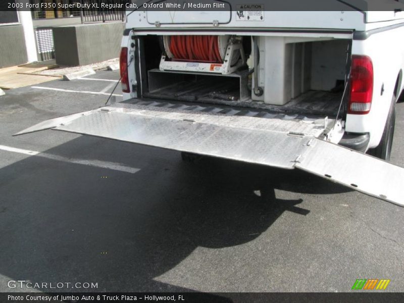 Oxford White / Medium Flint 2003 Ford F350 Super Duty XL Regular Cab