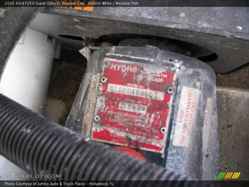Oxford White / Medium Flint 2003 Ford F350 Super Duty XL Regular Cab