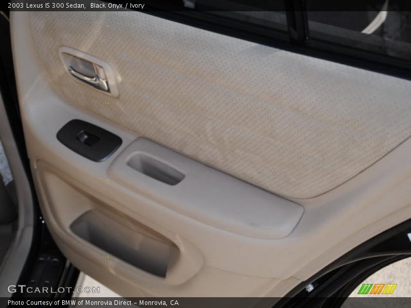 Black Onyx / Ivory 2003 Lexus IS 300 Sedan