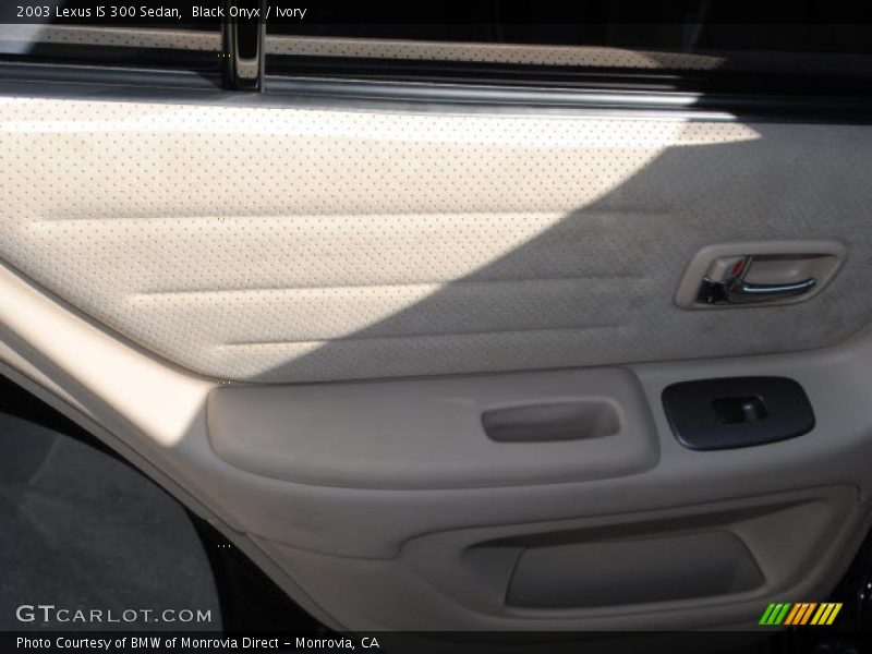Black Onyx / Ivory 2003 Lexus IS 300 Sedan