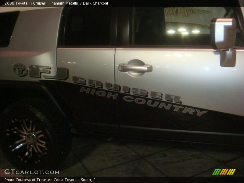 Titanium Metallic / Dark Charcoal 2008 Toyota FJ Cruiser