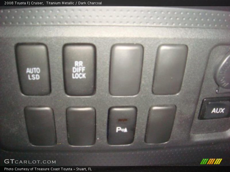 Titanium Metallic / Dark Charcoal 2008 Toyota FJ Cruiser