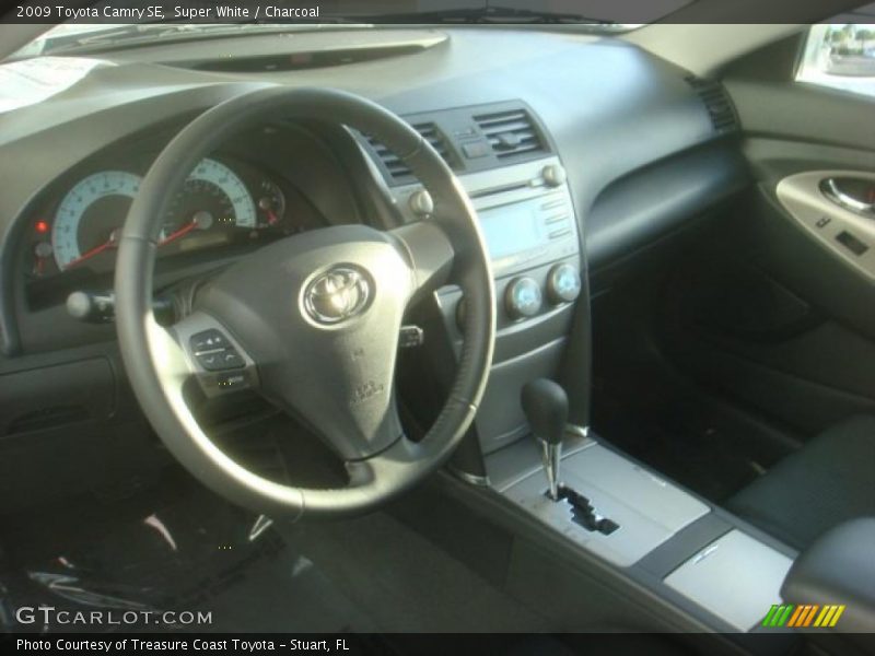 Super White / Charcoal 2009 Toyota Camry SE