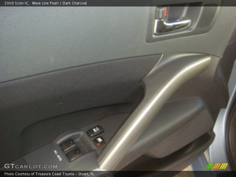 Wave Line Pearl / Dark Charcoal 2009 Scion tC