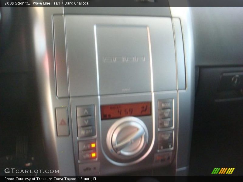 Wave Line Pearl / Dark Charcoal 2009 Scion tC