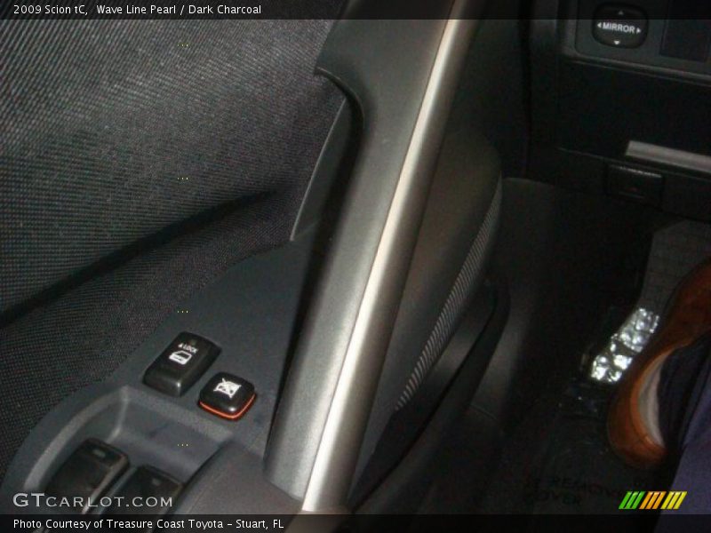 Wave Line Pearl / Dark Charcoal 2009 Scion tC