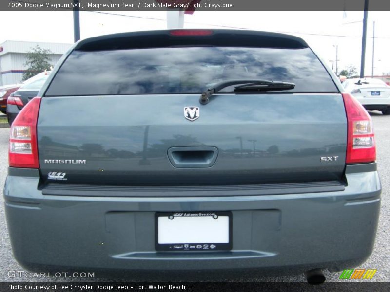 Magnesium Pearl / Dark Slate Gray/Light Graystone 2005 Dodge Magnum SXT